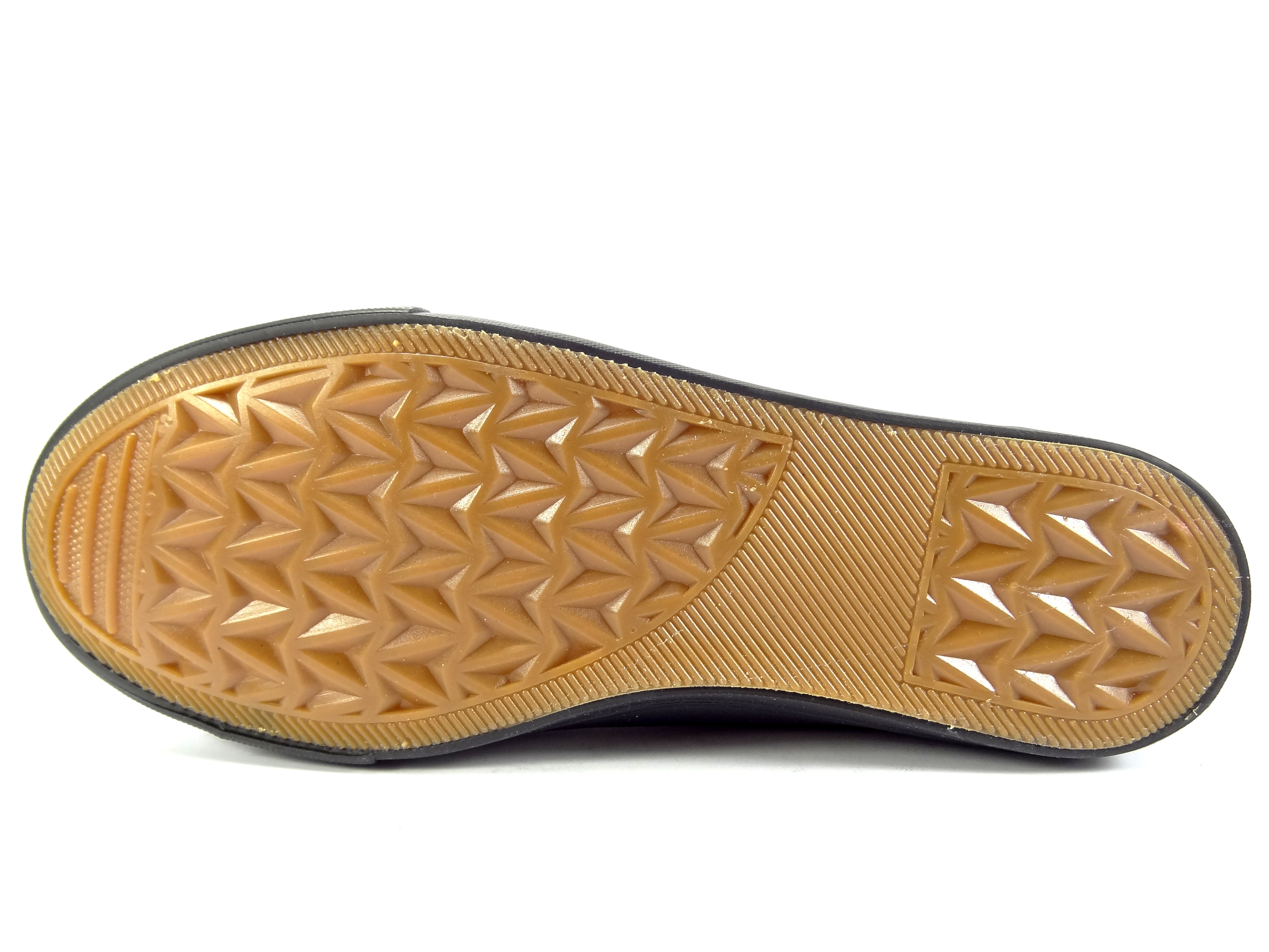 Plátěnky nízké celé černé DK